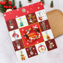 Julkreativt gör-det-själv-pärlarmband för barn