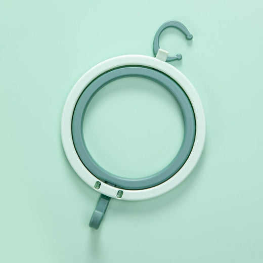 Förvaringskrokställ för kappa, mössa, halsduk och väska